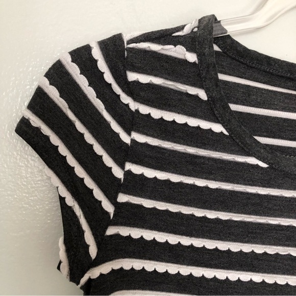 ModCloth T-Shirt Scallop Trim Stripes Grey XXS - Picture 2 of 6